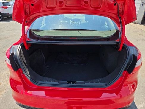 Used 2012 Ford Focus SE FWD image 29