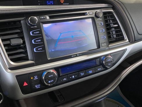 Used 2015 Toyota Highlander XLE image 28