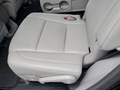 Used 2018 Toyota Highlander XLE w/ Protection Package #3 AWD/4WD image 15