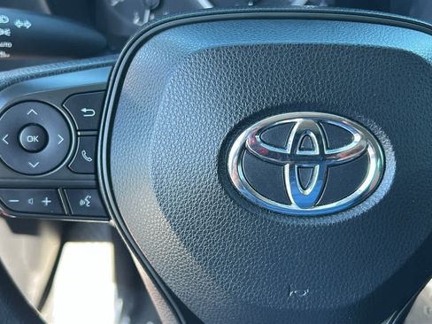 Used 2021 Toyota Corolla LE FWD image 19