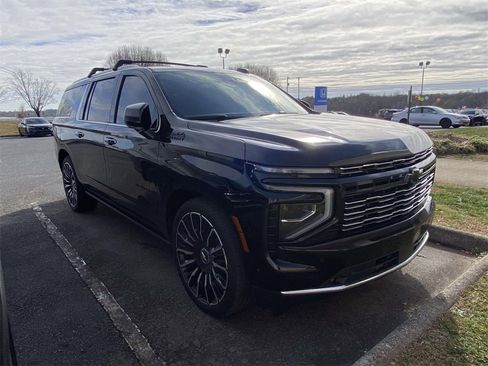 Used 2026 Chevrolet Suburban High Country image 6