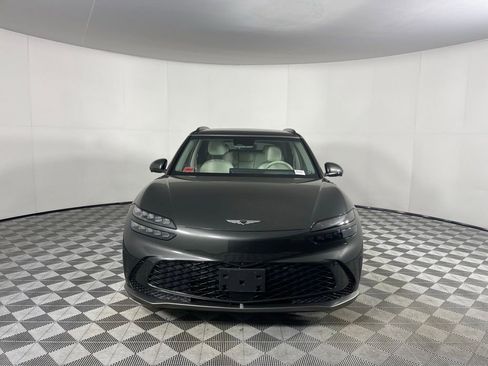 Used 2023 Genesis GV60 Advanced image 11