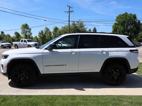 Certified 2023 Jeep Grand Cherokee Altitude AWD/4WD image 27