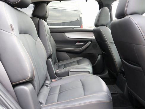 Used 2024 MAZDA CX-90 3.3 Turbo w/ Premium Package image 12