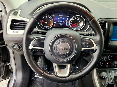 Used 2018 Jeep Compass Latitude w/ Popular Equipment Group AWD/4WD image 13