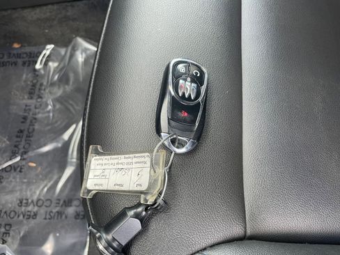 Used 2025 Buick Envista Sport Touring image 21