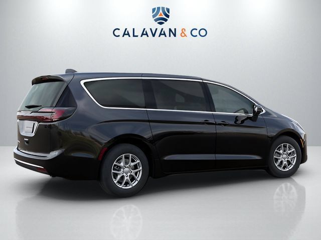 New 2027 Chrysler Pacifica Select FWD image 6