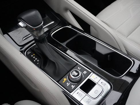 Used 2022 Kia Telluride SX w/ SX Prestige Package image 56