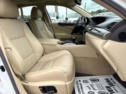 Used 2017 Lexus LS 460 w/ Comfort Package image 21