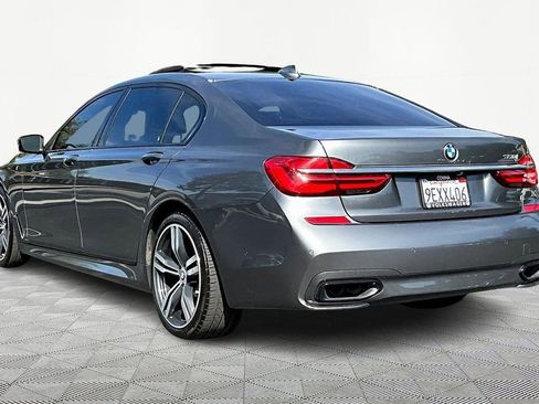 Used 2018 BMW 750i image 4