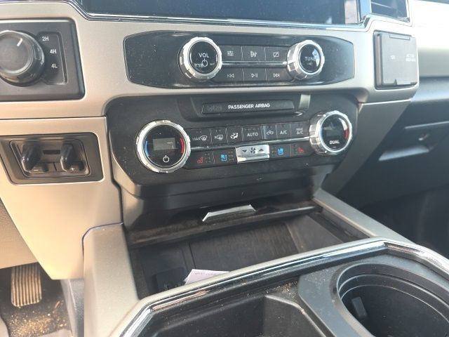 Used 2022 Ford F250 Lariat w/ Lariat Ultimate Package AWD/4WD image 15