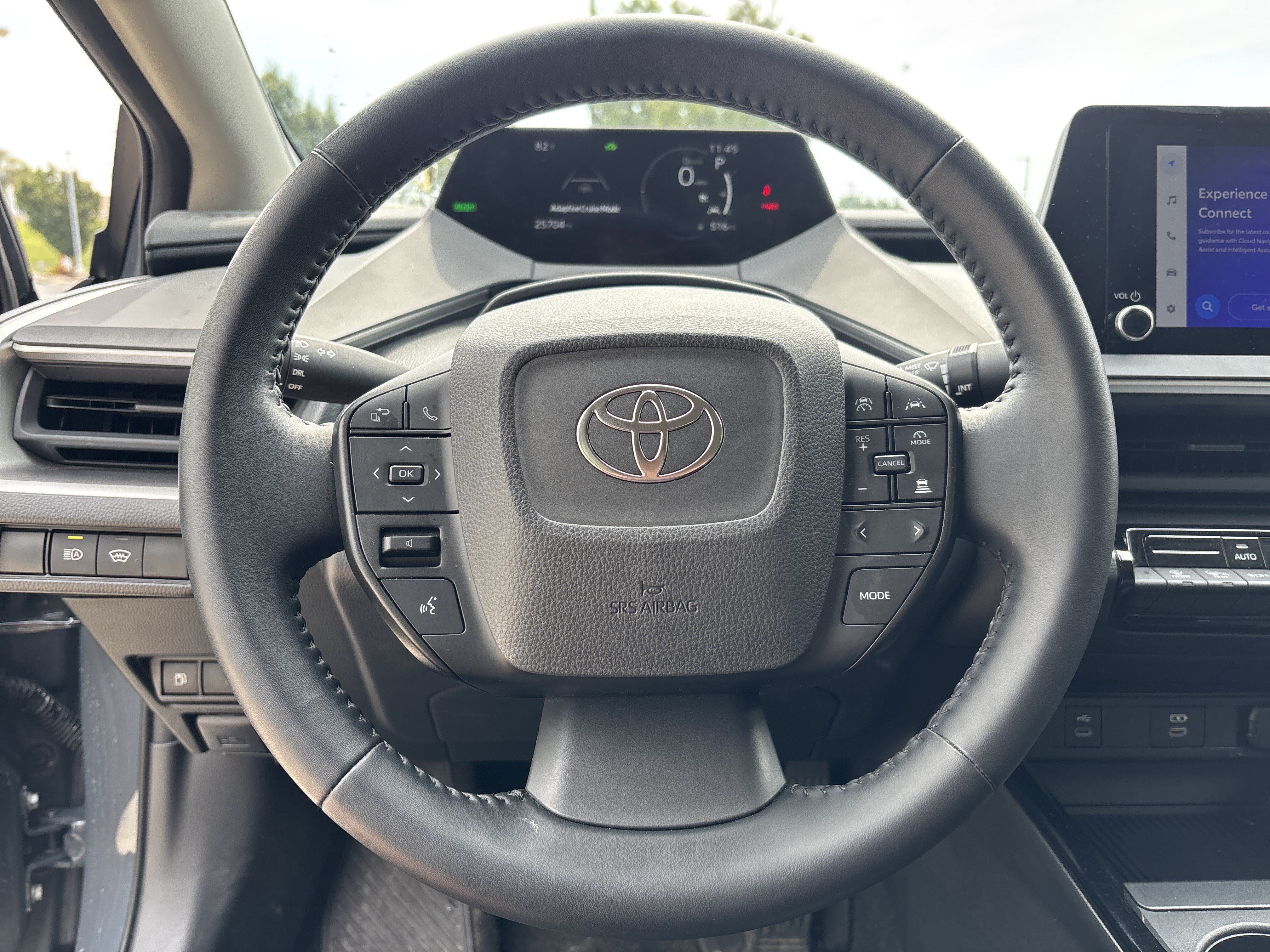 Certified 2025 Toyota Prius LE FWD image 16