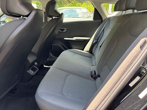 Used 2025 Kia K4 FWD image 27