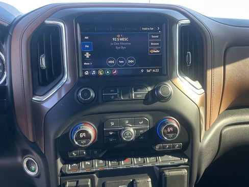 Used 2019 Chevrolet Silverado 1500 High Country w/ Technology Package image 16