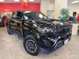 Used 2024 Toyota Tacoma TRD Sport w/ TRD Sport Premium Package AWD/4WD video 2