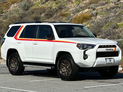Used 2023 Toyota 4Runner 40th Anniversary SE image 5