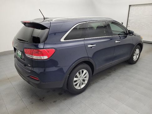 Used 2017 Kia Sorento FWD image 10