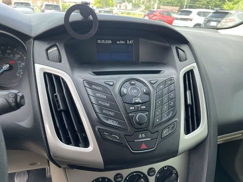 Used 2013 Ford Focus SE FWD image 11