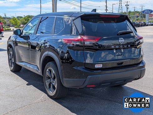Used 2024 Nissan Rogue SV AWD/4WD image 6