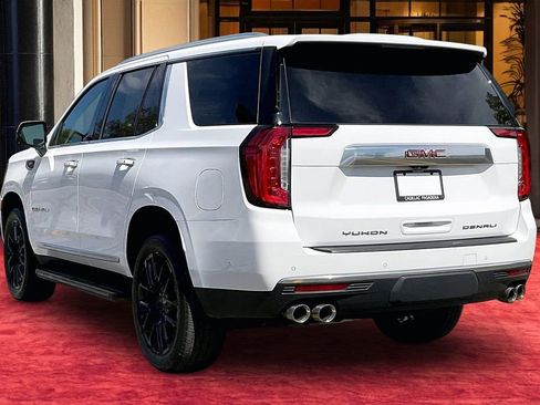 Used 2024 GMC Yukon Denali w/ Advanced Technology Package image 4