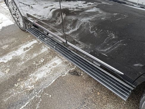 Certified 2023 GMC Yukon Denali Ultimate image 9