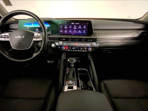 Certified 2025 Kia Telluride SX w/ SX Captain's Chair Package AWD/4WD image 15