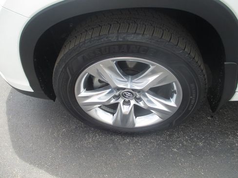 Used 2019 Toyota Highlander Limited AWD/4WD image 15