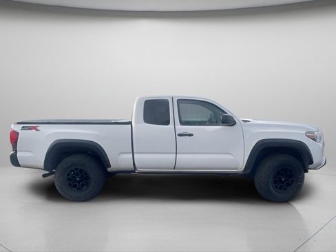 Used 2020 Toyota Tacoma TRD Sport image 6