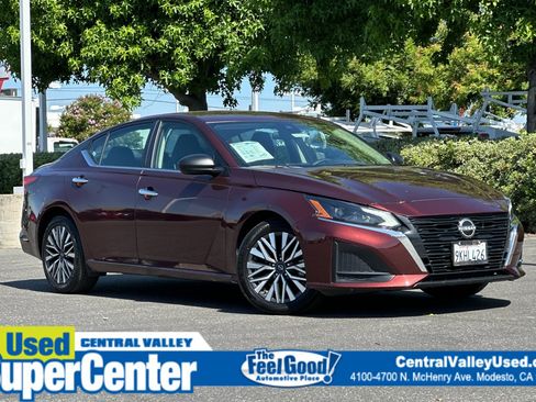Certified 2024 Nissan Altima 2.5 SV FWD image 1