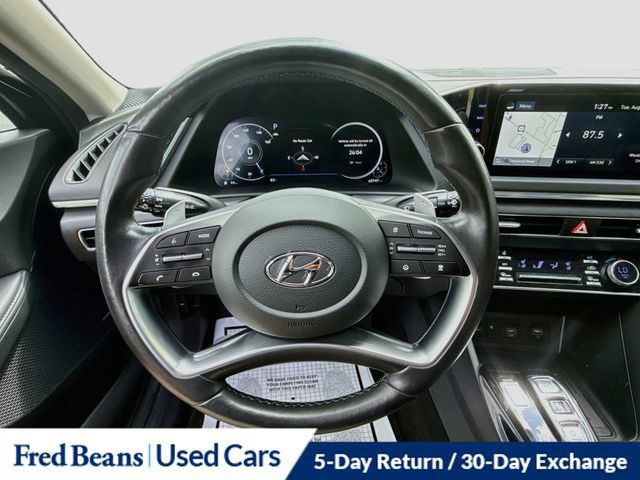 Used 2022 Hyundai Sonata Limited w/ Preferred Accessory Package FWD image 16