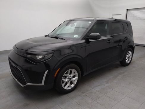 Used 2023 Kia Soul LX w/ LX Technology Package image 2