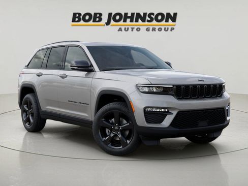 New 2025 Jeep Grand Cherokee Limited w/ Black Appearance Package image 5