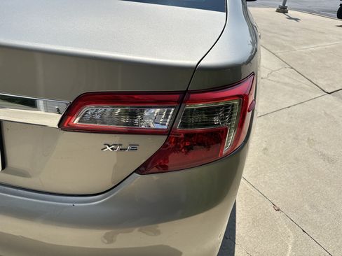 Used 2013 Toyota Camry XLE FWD image 12