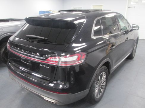Used 2019 Lincoln Nautilus Select AWD/4WD image 5