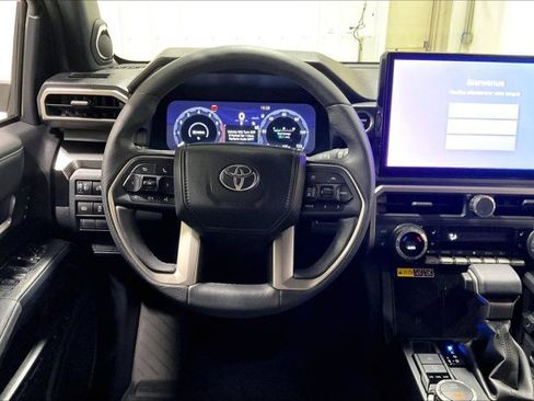 Used 2025 Toyota 4Runner Limited AWD/4WD image 5