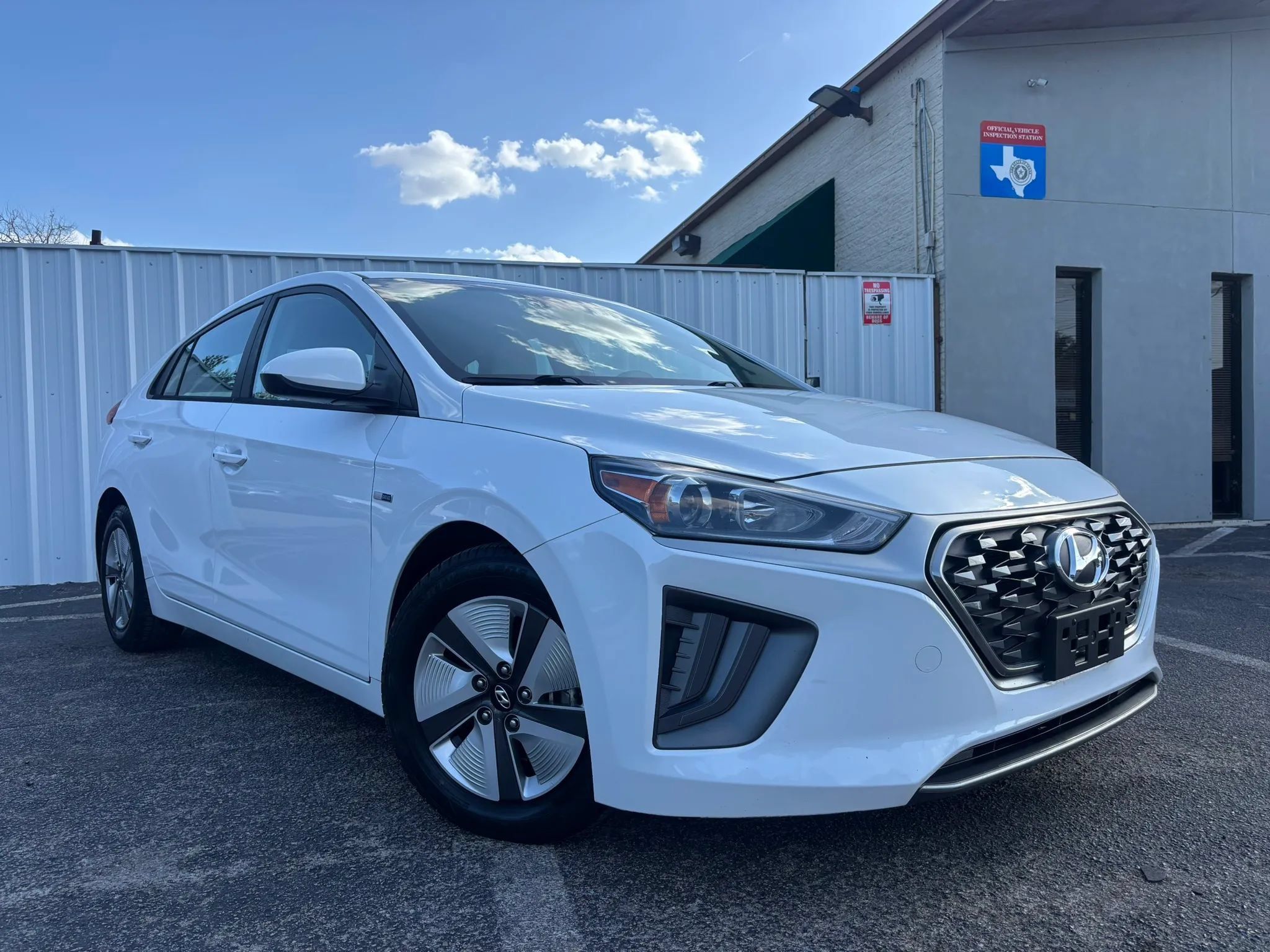 Used 2020 Hyundai Ioniq Blue FWD image 8