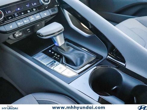 New 2026 Hyundai Elantra SEL Sport FWD image 24