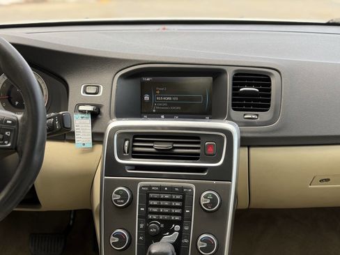 Used 2012 Volvo S60 T5 image 23