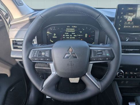 New 2026 Mitsubishi Outlander SEL image 17