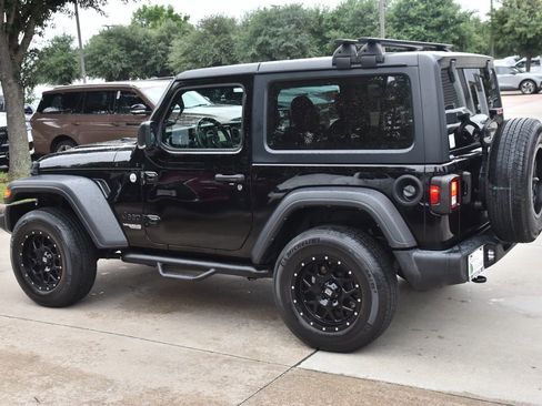 Used 2021 Jeep Wrangler Sport AWD/4WD image 11