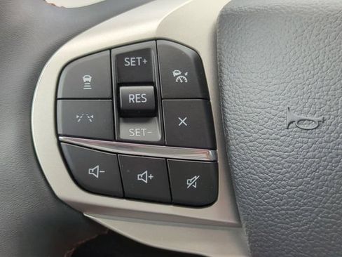 New 2026 Ford Explorer Active RWD image 24