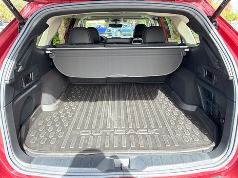 Used 2020 Subaru Outback Limited image 12