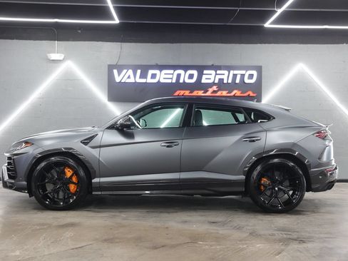 Used 2020 Lamborghini Urus AWD/4WD image 10