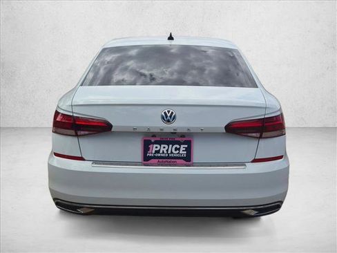 Used 2022 Volkswagen Passat 2.0T SE FWD image 6