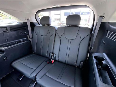Certified 2023 Kia Sorento EX FWD image 16