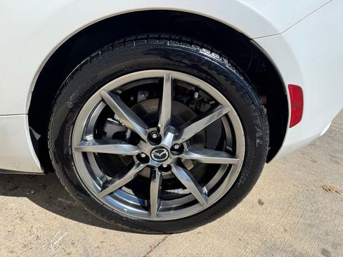 Used 2020 MAZDA MX-5 Miata RF Grand Touring image 10