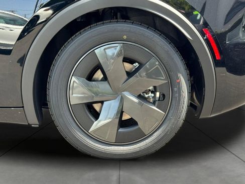 New 2026 Toyota Prius Plug-In Hybrid FWD image 32
