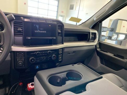 New 2024 Ford F550 4x4 SuperCab Super Duty image 18