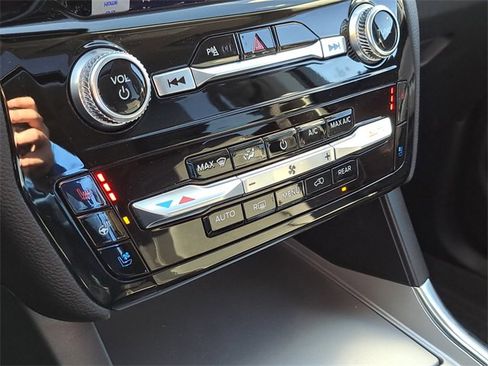 Used 2023 Ford Explorer Limited w/ Limited Technology Package image 15