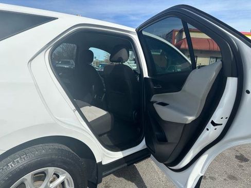 Used 2020 Chevrolet Equinox LT image 17